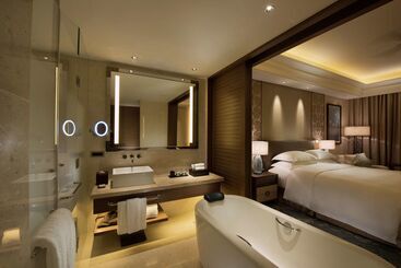هتل Hilton Haikou Meilan