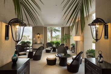 هتل Hilton Haikou Meilan