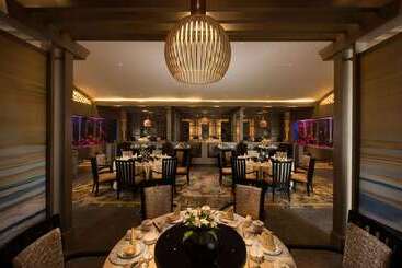 هتل Hilton Haikou Meilan