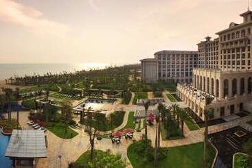 هتل Hilton Haikou Meilan