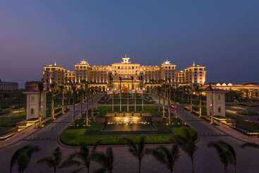 هتل Hilton Haikou Meilan