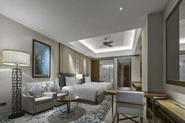 هتل Hilton Haikou Meilan
