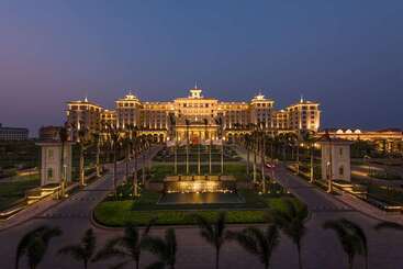 هتل Hilton Haikou Meilan