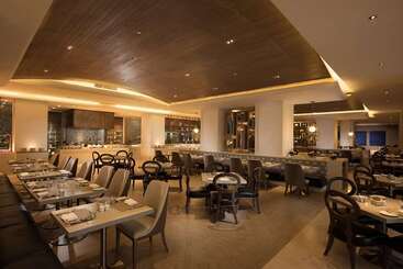 هتل Hilton Haikou Meilan