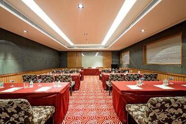 هتل Holiday Inn Amritsar Ranjit Avenue By Ihg