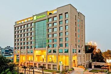 هتل Holiday Inn Amritsar Ranjit Avenue By Ihg