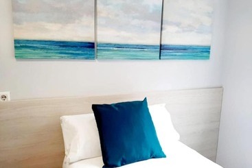 هتل Hostal Lucia By Gaiarooms