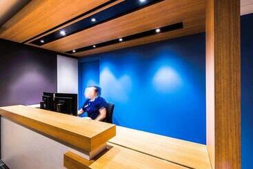 هتل Ibis Budget Casula Liverpool
