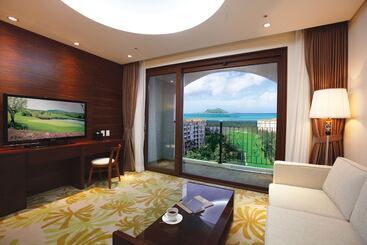 Raon Hotel & Resort