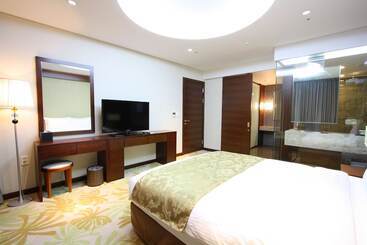 Raon Hotel & Resort