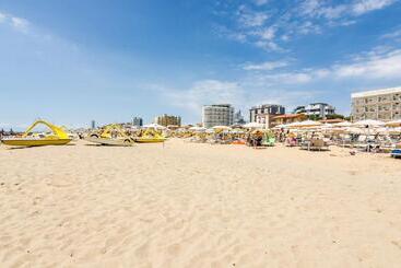 هتل Mare Live