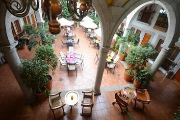 هتل Mision Patzcuaro Centro Historico