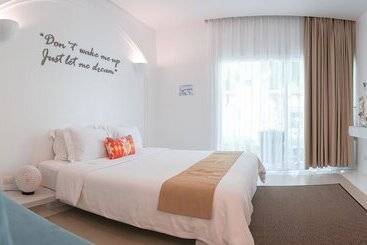 هتل Ocean Breeze Resort Khaolak