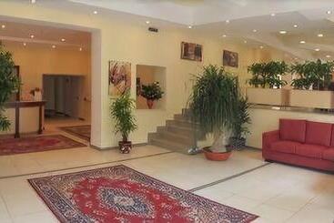 هتل Palace Gioia Tauro