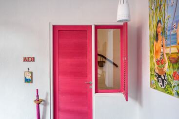 هتل Pinkcoco Uluwatu   Constant Surprises & For Cool Adults Only