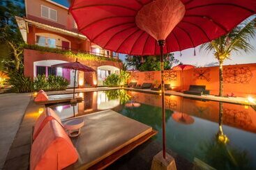 هتل Pinkcoco Uluwatu   Constant Surprises & For Cool Adults Only