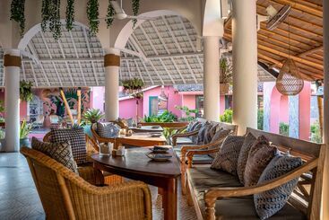 هتل Pinkcoco Uluwatu   Constant Surprises & For Cool Adults Only