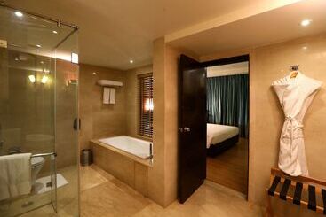 Radisson Blu Hotel Chennai City Centre