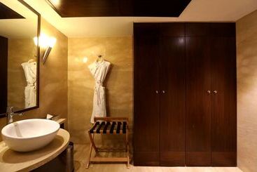 Radisson Blu Hotel Chennai City Centre