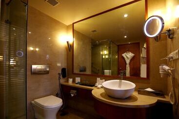 Radisson Blu Hotel Chennai City Centre