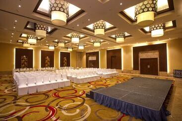 Radisson Blu Hotel Chennai City Centre