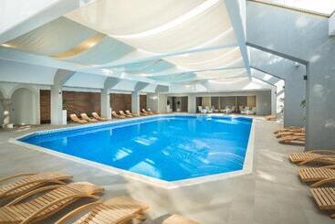 هتل Remisens Villa Atlanta
