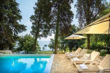 هتل Remisens Villa Atlanta