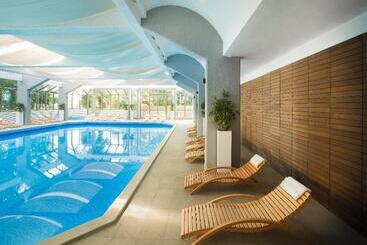 هتل Remisens Villa Atlanta