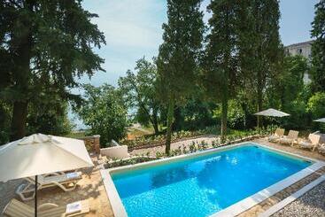 هتل Remisens Villa Atlanta