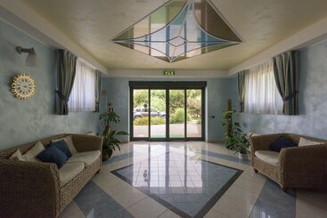 هتل Resort Isola Rossa