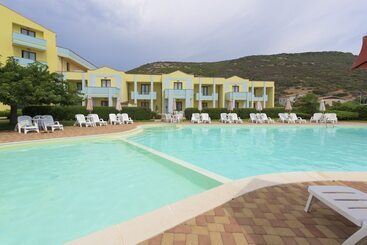 هتل Resort Isola Rossa