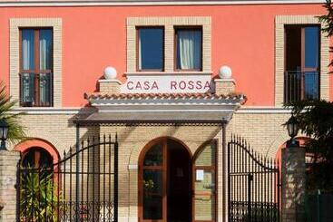 هتل Ristorante Casa Rossa