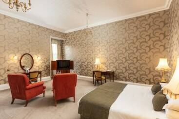 هتل روستایی Cally Palace Hotel & Golf Course