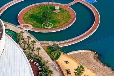 هتل Sheraton Huzhou Taihu Lake Hot Spring Resort & Spa