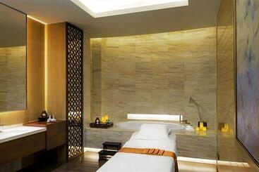 هتل Sheraton Huzhou Taihu Lake Hot Spring Resort & Spa