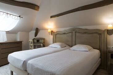 هتل The Originals Boutique, Hôtel Les Poèmes De Chartres