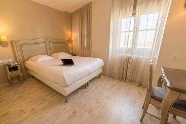 هتل The Originals Boutique, Hôtel Les Poèmes De Chartres