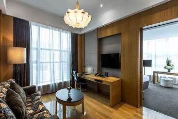 Vanburgh Hotel Free Shuttle Bus Transfer During Canton Fair