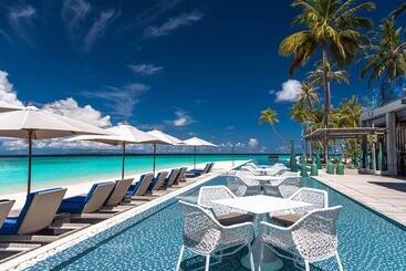 هتل Velaa Private Island