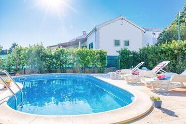 هتل Villa Cvita
