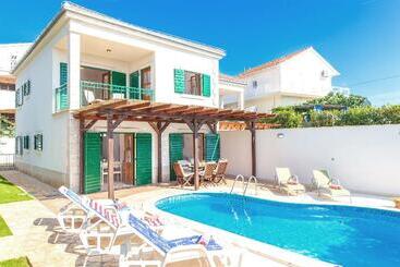 هتل Villa Cvita
