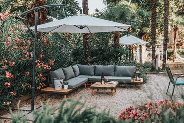 هتل Villa Eugenia
