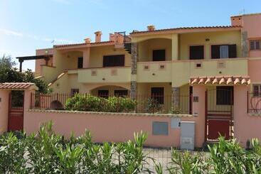 اقامتگاه Porto Ottiolu Resort