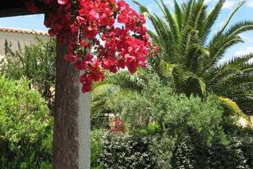 اقامتگاه Porto Ottiolu Resort