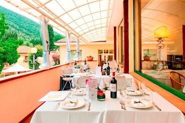 استراحتگاه Guesia Village Hotel E Spa