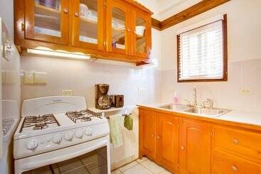 هتل Buttonwood Belize