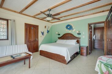 هتل Buttonwood Belize