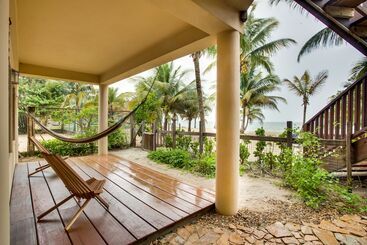 هتل Buttonwood Belize