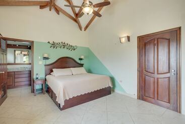 هتل Buttonwood Belize