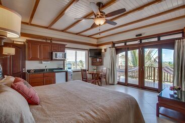 هتل Buttonwood Belize